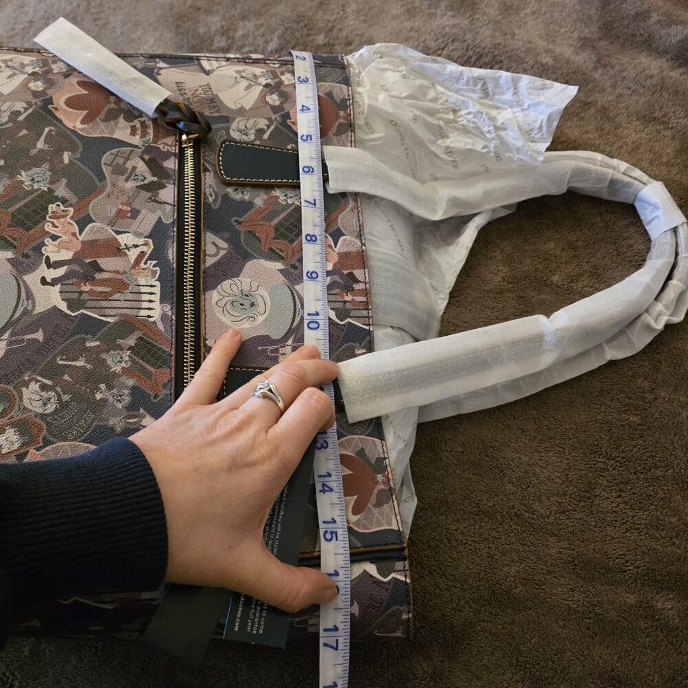 Disney Dooney & Bourke Haunted Mansion Tote NWT - Madame Leota Ghost Toile Bag - Picture 16 of 16